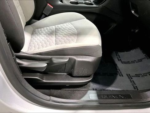 Used 2018 Chevrolet Equinox LS image 41