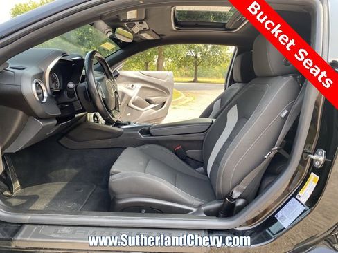 Used 2022 Chevrolet Camaro LT w/ RS Package image 18