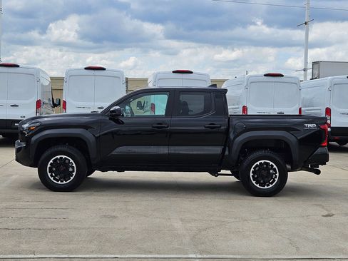 Used 2024 Toyota Tacoma TRD Off-Road AWD/4WD image 7