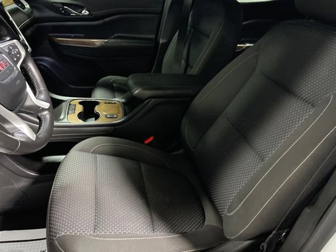 Used 2020 GMC Acadia SLE w/ Driver Convenience Package FWD image 21