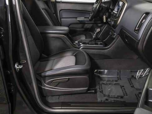 Used 2022 Chevrolet Colorado Z71 w/ Z71 Midnight Edition image 45