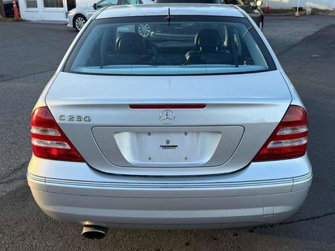 Used 2006 Mercedes-Benz C 230 Sedan w/ Sunroof Pkg image 6