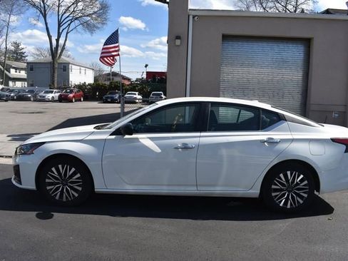Used 2025 Nissan Altima 2.5 SV image 5
