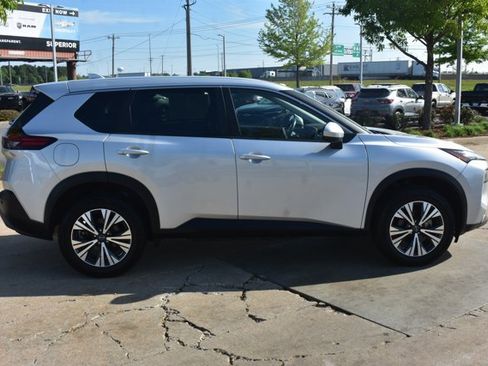 Used 2023 Nissan Rogue SV AWD/4WD image 4