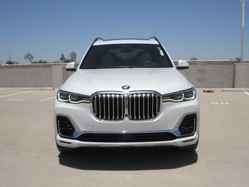 Used 2021 BMW X7 xDrive40i w/ Executive Package AWD/4WD image 3