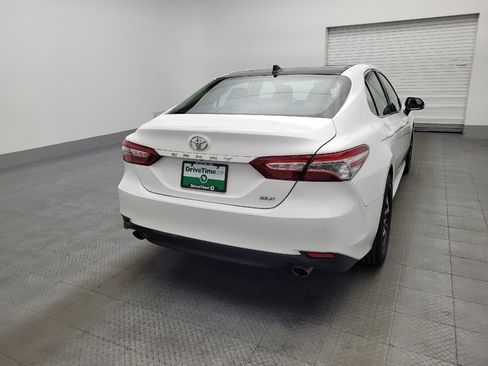Used 2019 Toyota Camry XLE image 7