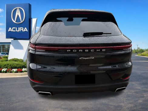 Used 2024 Porsche Cayenne AWD/4WD image 31