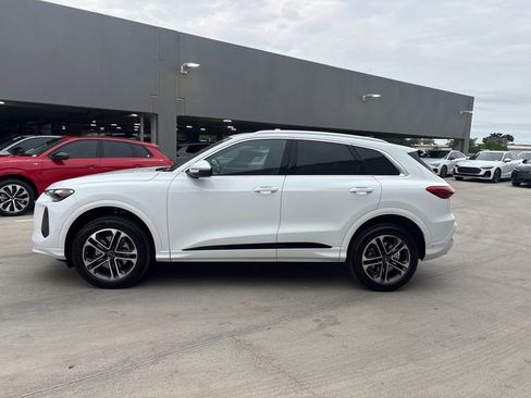 Used 2025 Audi Q5 Premium w/ Convenience Package AWD/4WD image 9