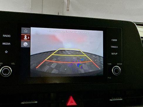 Used 2025 Kia Sportage LX image 22