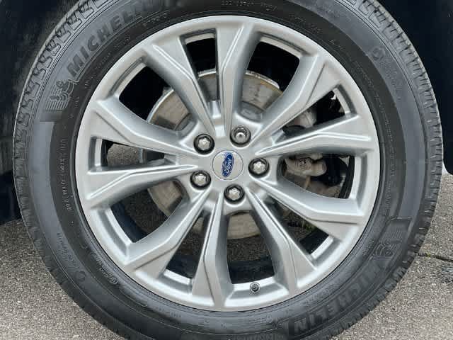 Used 2023 Ford Explorer XLT w/ Equipment Group 202A AWD/4WD image 14