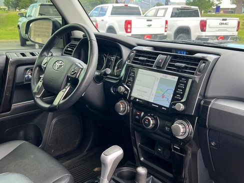 Used 2024 Toyota 4Runner TRD Off-Road Premium w/ Moonroof Package AWD/4WD image 18