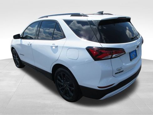 Certified 2024 Chevrolet Equinox RS FWD image 3
