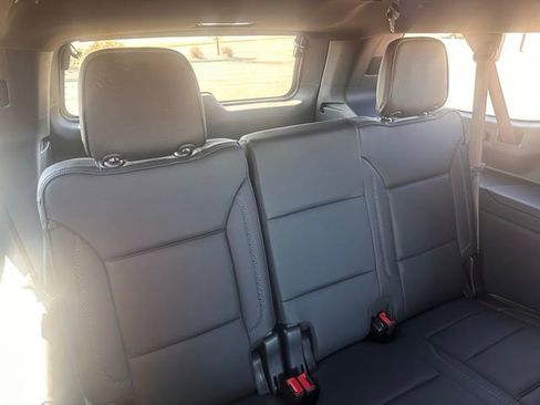 Used 2024 GMC Yukon XL Denali w/ Advanced Technology Package image 44