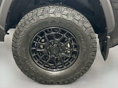 Used 2025 Toyota Tundra SR5 w/ SR5 Premium Package AWD/4WD image 28