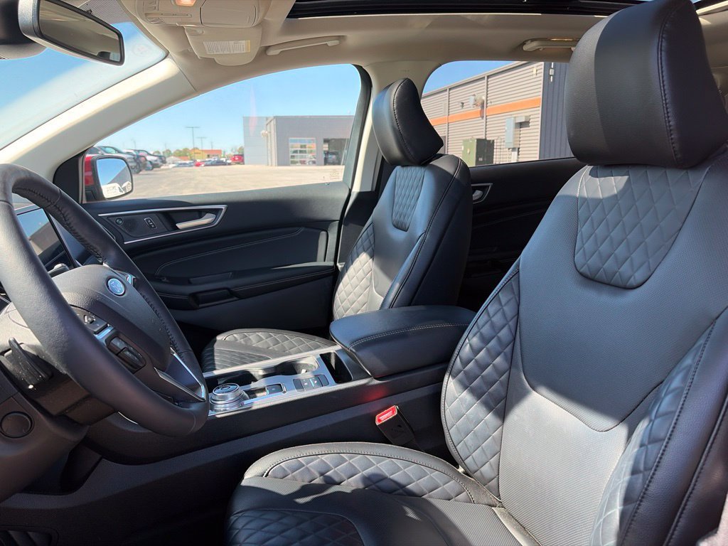 Used 2024 Ford Edge Titanium w/ Equipment Group 301A AWD/4WD image 7