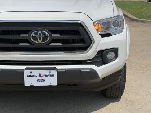 Used 2022 Toyota Tacoma SR5 image 10