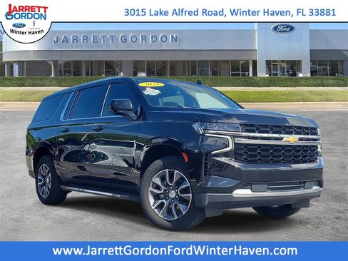 Used 2021 Chevrolet Suburban LS RWD image 1