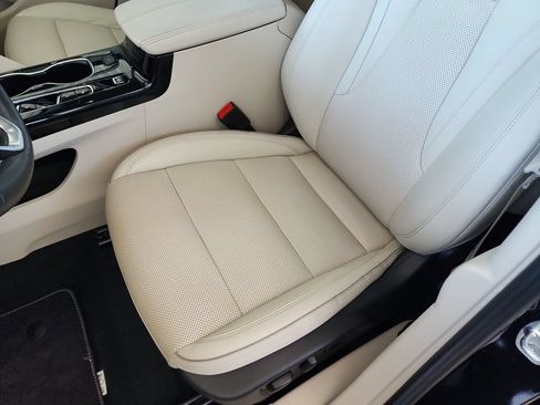 Used 2021 Buick Envision Essence w/ Technology Package I FWD image 15