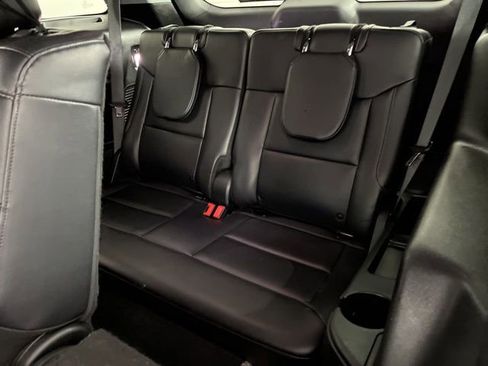 Used 2023 Ford Explorer Limited image 49