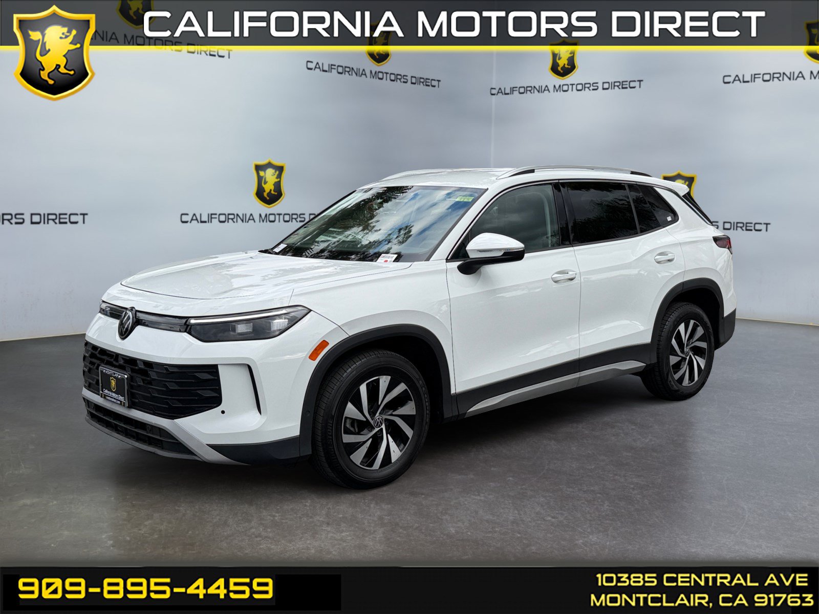 Used 2025 Volkswagen Tiguan S FWD image 1