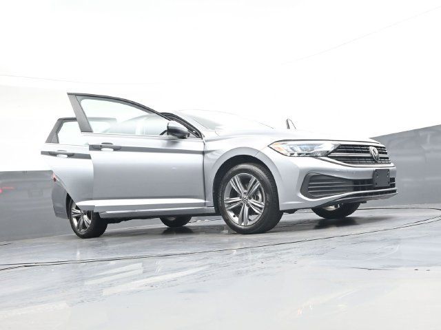 Used 2024 Volkswagen Jetta SE FWD image 43