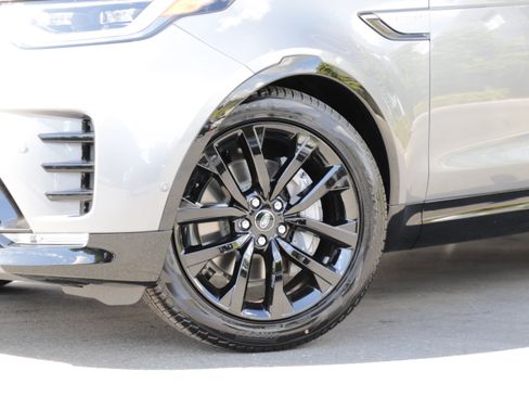 New 2026 Land Rover Discovery Dynamic SE AWD/4WD image 2