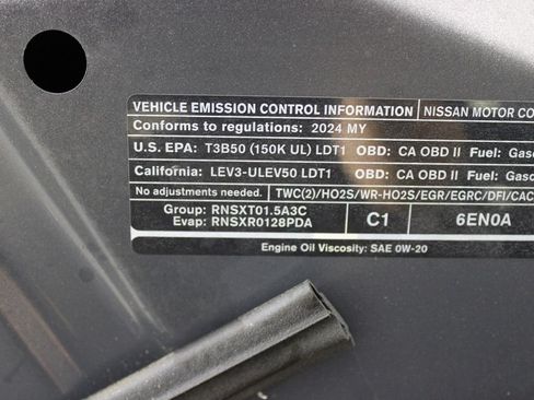 Used 2024 Nissan Rogue S FWD image 31