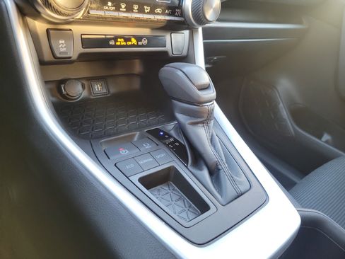 Used 2023 Toyota RAV4 LE image 21