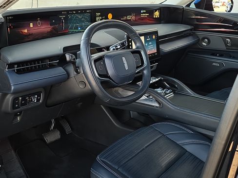 Used 2024 Lincoln Nautilus Reserve w/ Equipment Group 202A image 12