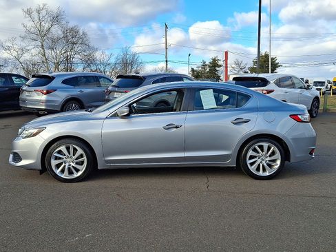 Used 2018 Acura ILX image 7