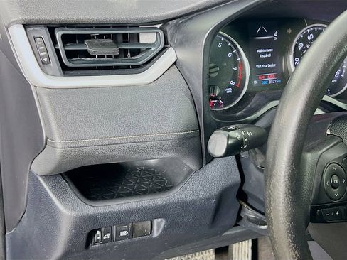 Used 2020 Toyota RAV4 LE image 16