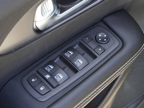 New 2026 Chrysler Pacifica Select FWD image 21