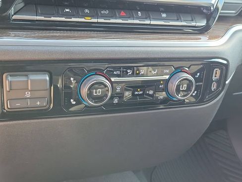 Certified 2026 Chevrolet Silverado 1500 RST AWD/4WD image 33