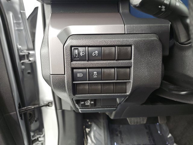 Certified 2025 Toyota Tacoma TRD Off-Road AWD/4WD image 16