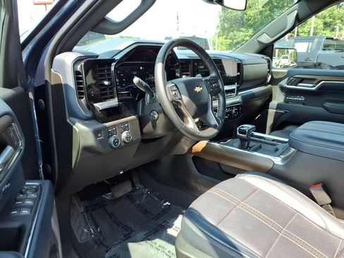 Used 2023 Chevrolet Silverado 1500 High Country AWD/4WD image 7
