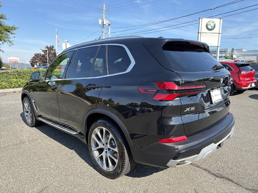 Used 2024 BMW X5 xDrive40i w/ Premium Package AWD/4WD image 12