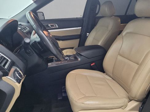Used 2016 Ford Explorer XLT w/ Equipment Group 202A image 17