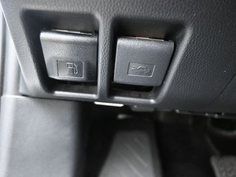 Used 2024 Toyota RAV4 XLE FWD image 22