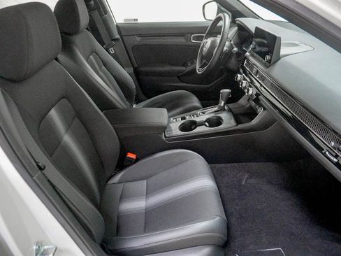 Used 2023 Honda Civic Sport image 29
