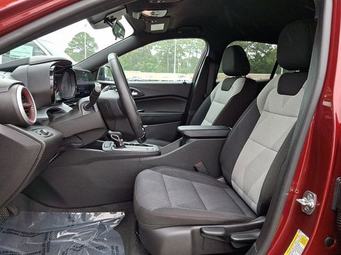 Certified 2025 Chevrolet Trax RS w/ Driver Confidence Package FWD image 13