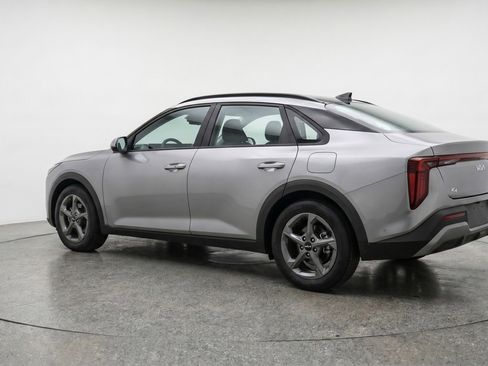 Used 2025 Kia K4 LXS FWD image 6