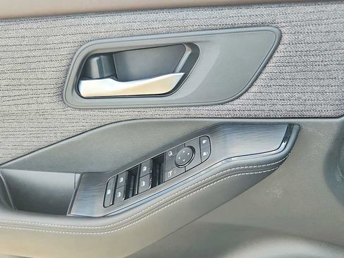 Used 2021 Nissan Rogue SV FWD image 17
