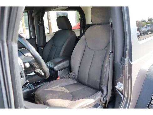 Used 2016 Jeep Wrangler Sport image 13