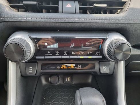 Used 2024 Toyota RAV4 LE AWD/4WD image 23