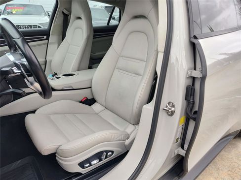 Used 2019 Porsche Panamera GTS image 15