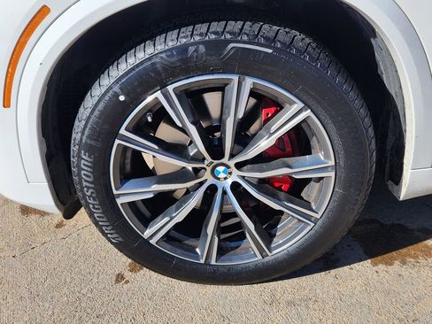 Used 2022 BMW X5 xDrive40i w/ M Sport Package image 19