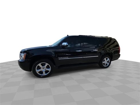Certified 2013 Chevrolet Suburban LTZ image 4