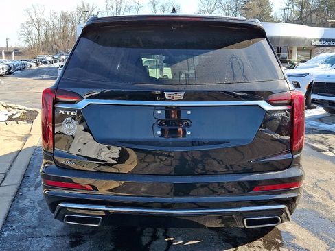 Used 2021 Cadillac XT6 Premium Luxury w/ LPO, Floor Liner Package image 5