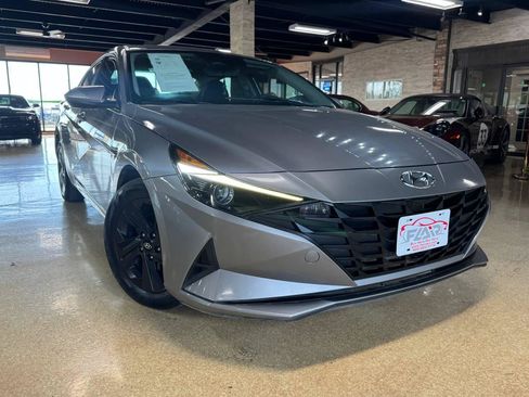 Used 2023 Hyundai Elantra SEL FWD image 1