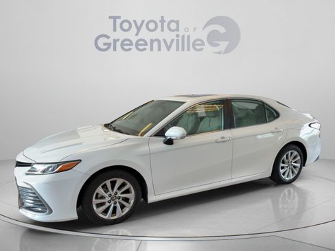 Used 2024 Toyota Camry LE w/ Convenience Package FWD image 2